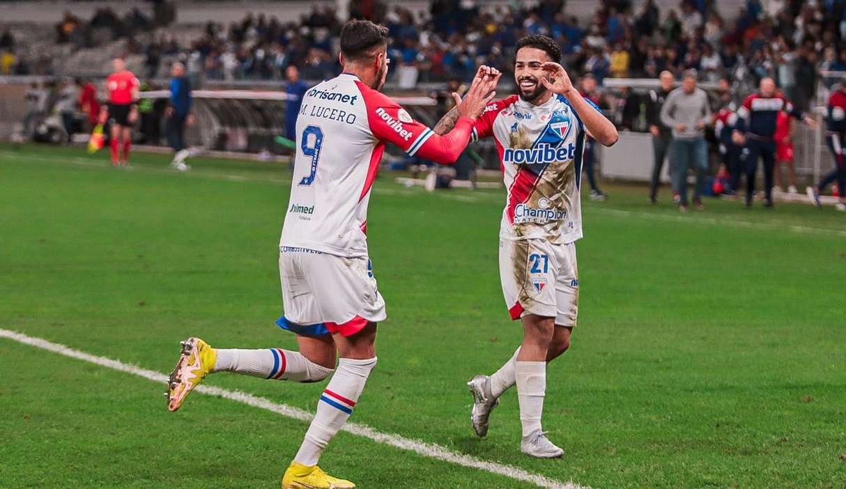 Com vaias da torcida, Cruzeiro perde para o Fortaleza no Mineirão