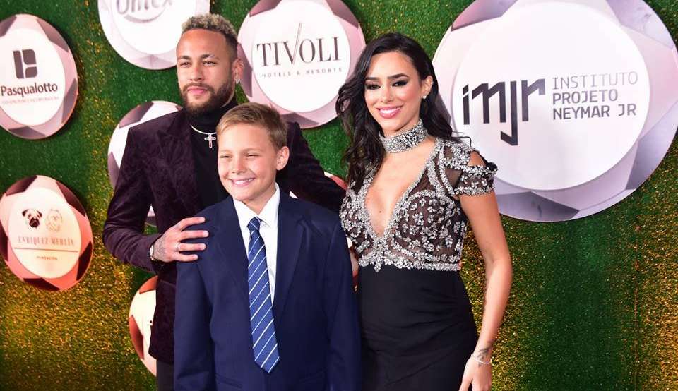 Filho de Neymar rouba a cena ao traduzir falas de Jimmy Butler em leilão