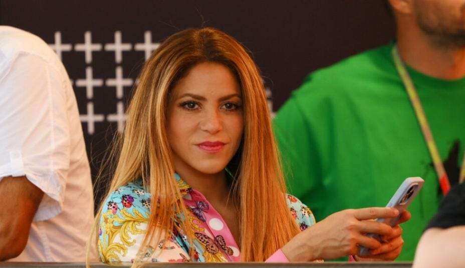 Shakira lança nova música com suposta indireta ao ex-jogador Piqué