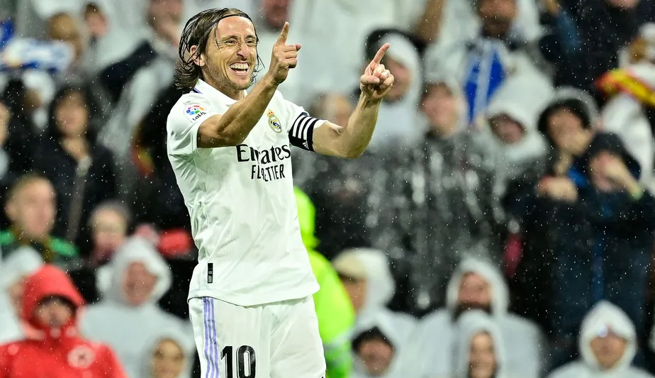 Luka Modric renova com o Real Madrid por mais uma temporada