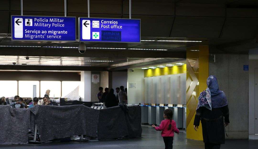 Surto de sarna é detectado entre refugiados afegãos no Aeroporto de Guarulhos
