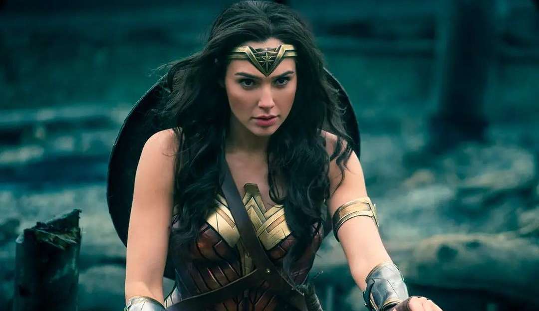 Gal Gadot recebe estrela na Calçada da Fama de Hollywood e se sente honrada com a conquista