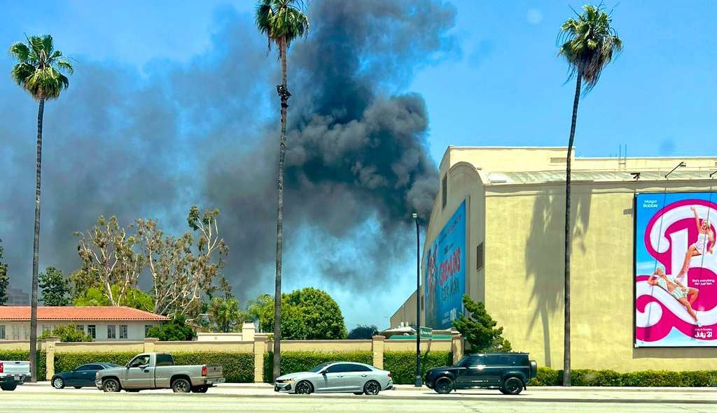 Incêndio atinge estúdios da Warner Bros. nos Estados Unidos