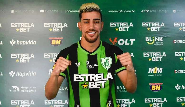 América-MG anuncia Pedrinho, que foi demitido do São Paulo após acusação de agressão à namorada