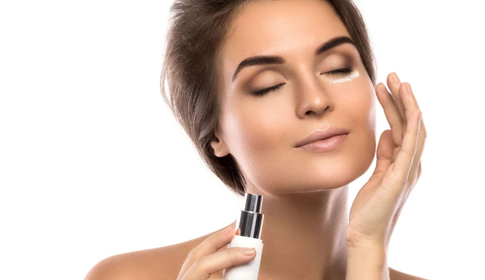 Jejum intermitente no skincare propõe dar um tempo nos ácidos e focar em limpar, hidratar e proteger