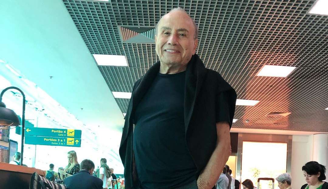 Stênio Garcia vem a público desmentir fake news: “Eu estou vivo”