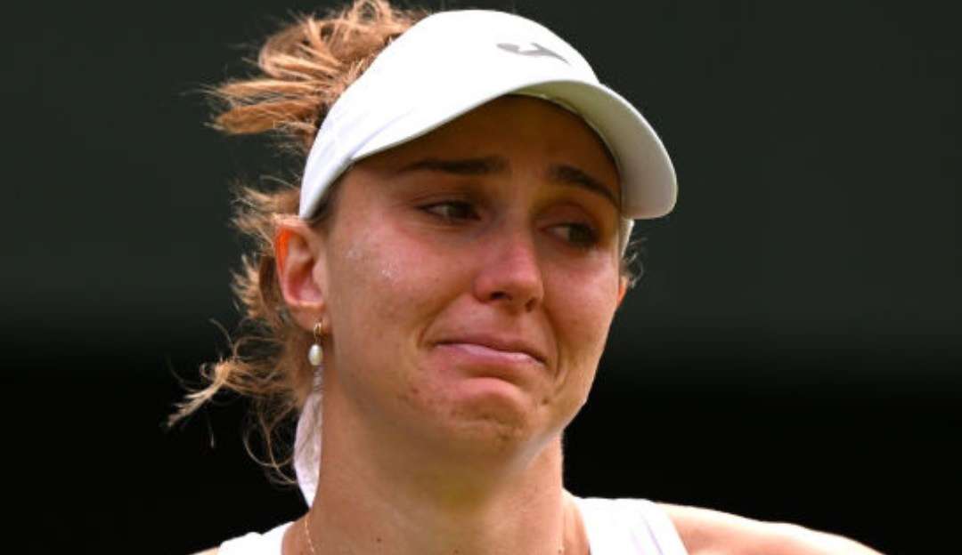 Em Wimbledon, Bia Haddad sente dores e abandona a disputa aos prantos