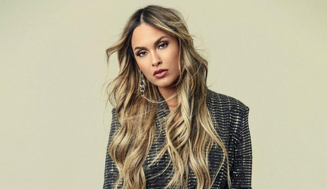 Ex-BBB Sarah sobre pós-operatório de plásticas: “/Parece que passou um caminhão por cima de mim”/