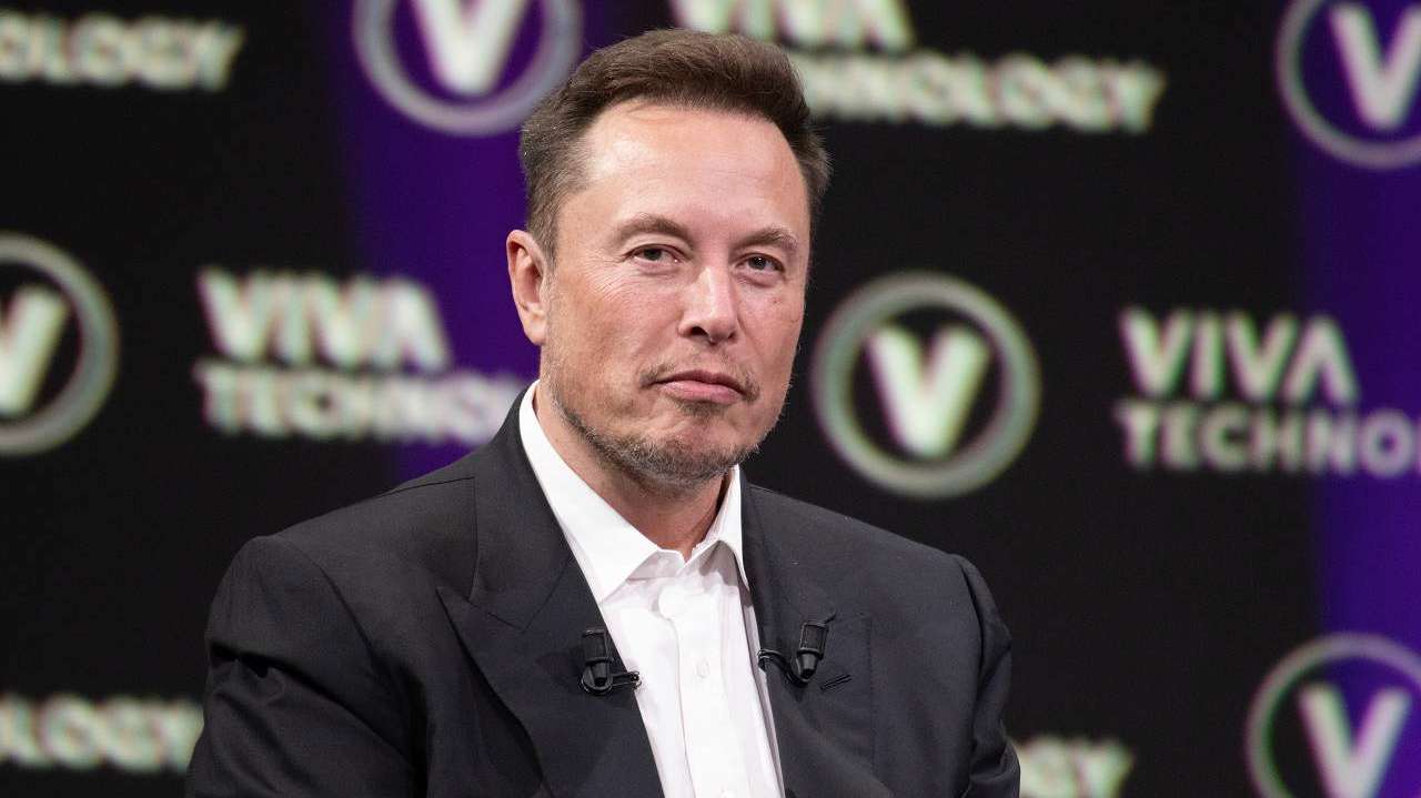 Elon Musk cria nova inteligência artificial para concorrer com o ChatGPT