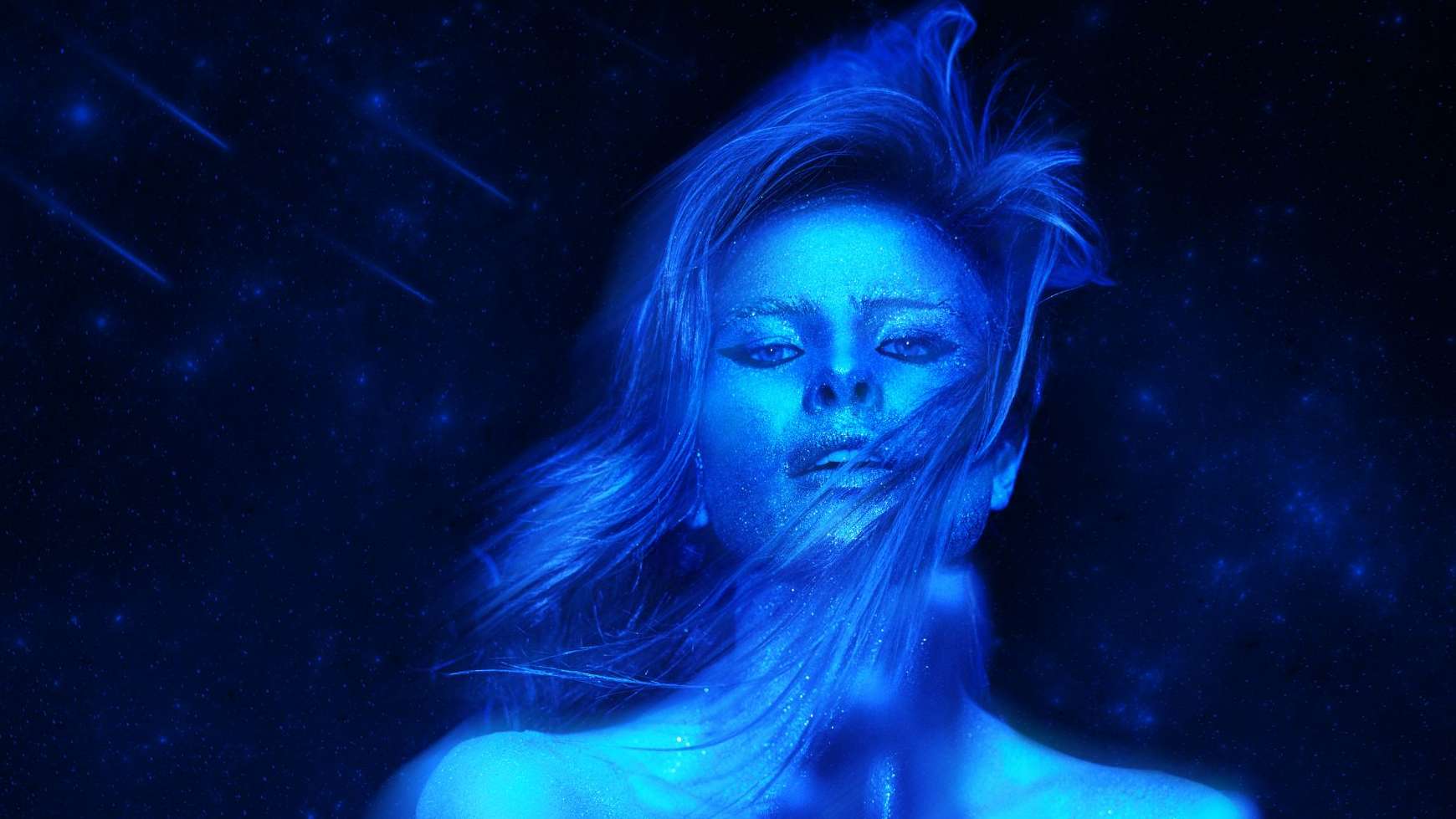 Giulia Be expande seu multiverso com a versão deluxe do álbum “DISCO VOADOR”