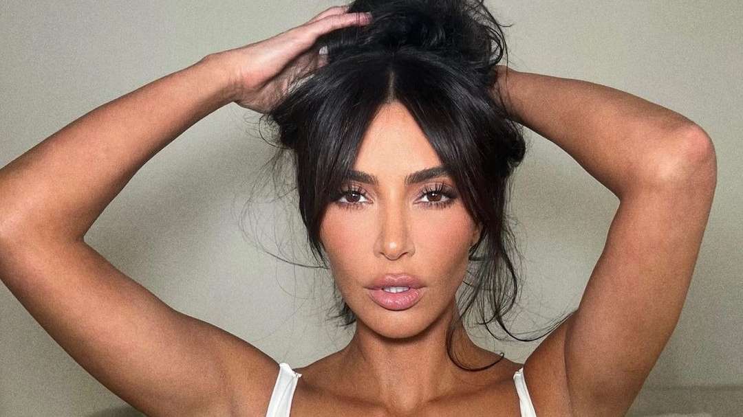 Kim Kardashian negocia com Coty para retomar controle total de sua marca de skincare