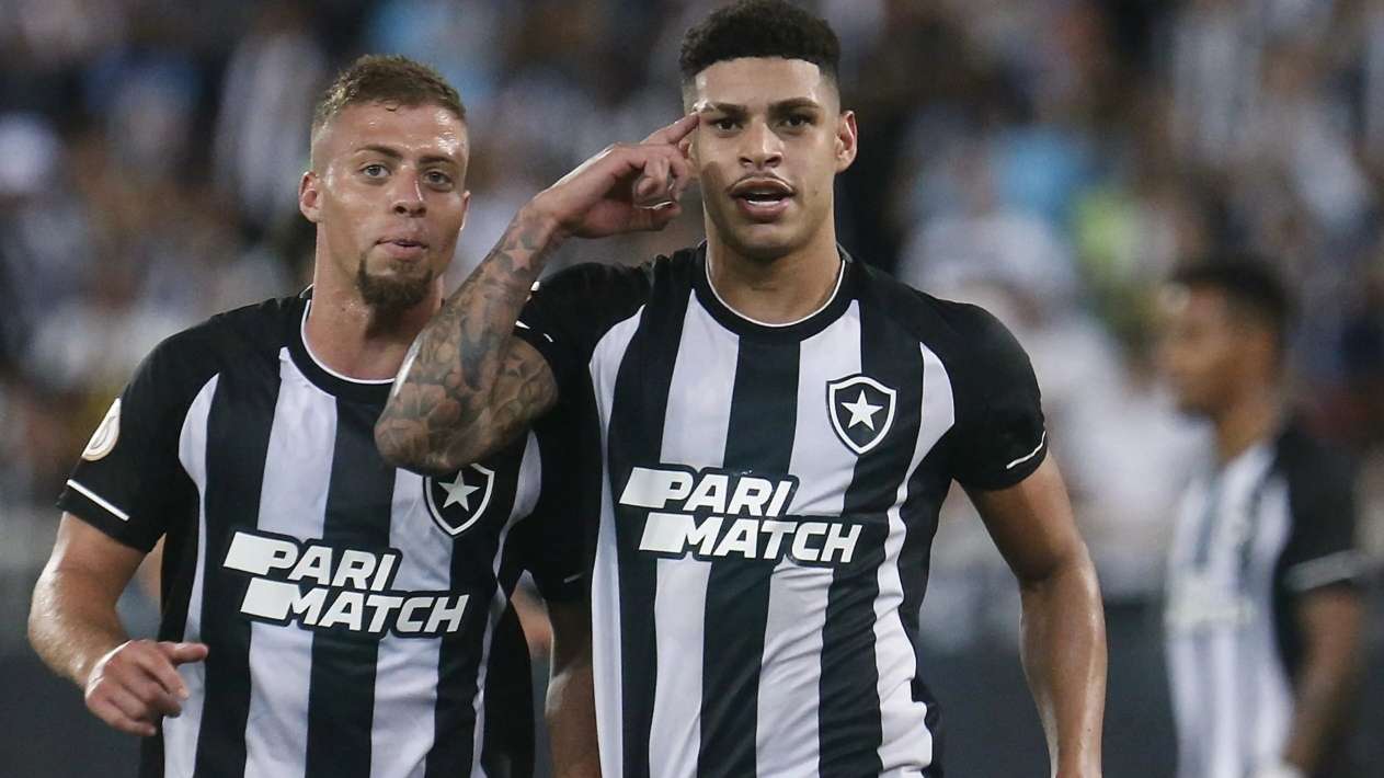 Botafogo vence mais um jogo e supera Flamengo de Jorge Jesus