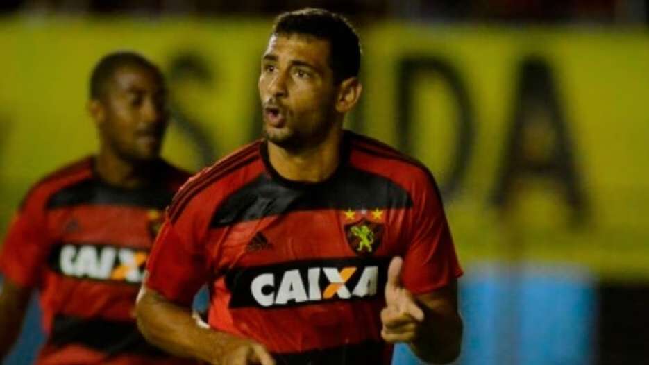 Diego Souza está próximo de vestir novamente a camisa do Sport