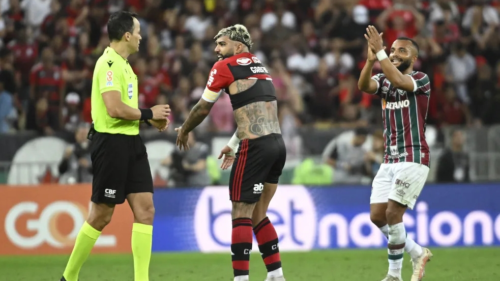 CBF analisa como corretas as decisões de árbitro em clássico
