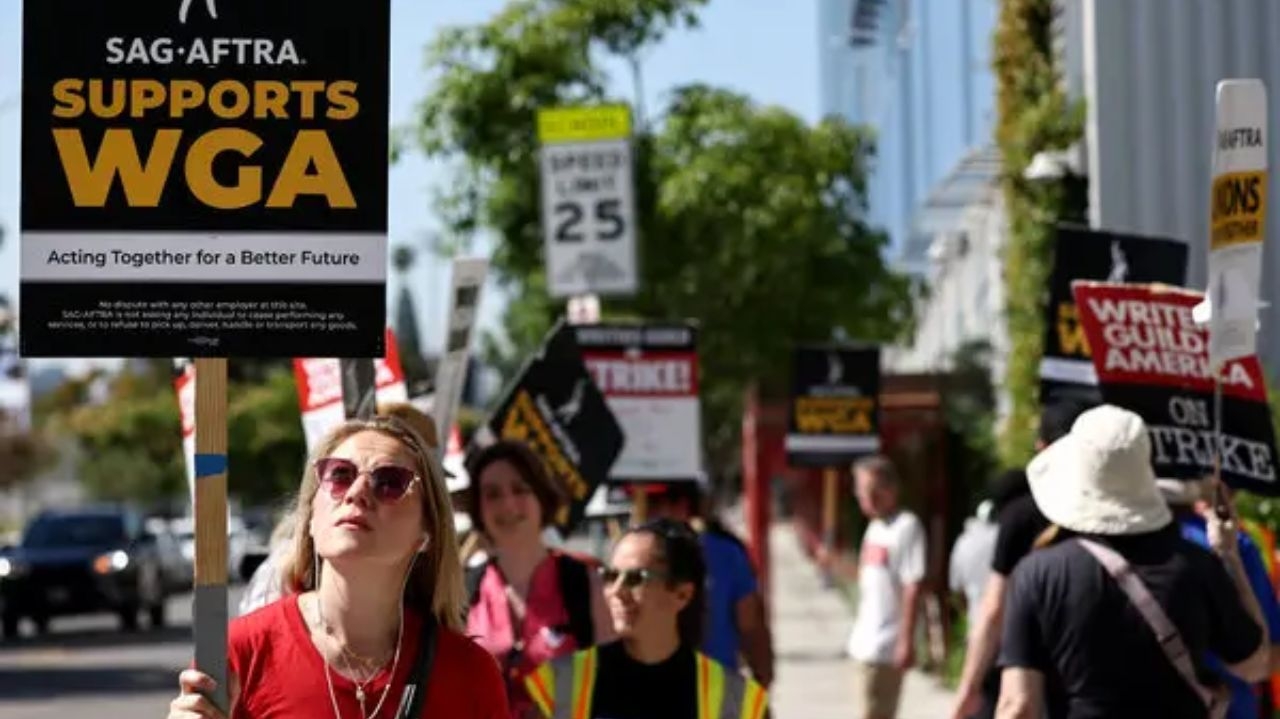 Paralisação de atores e roteiristas pode ter um impacto econômico significativo