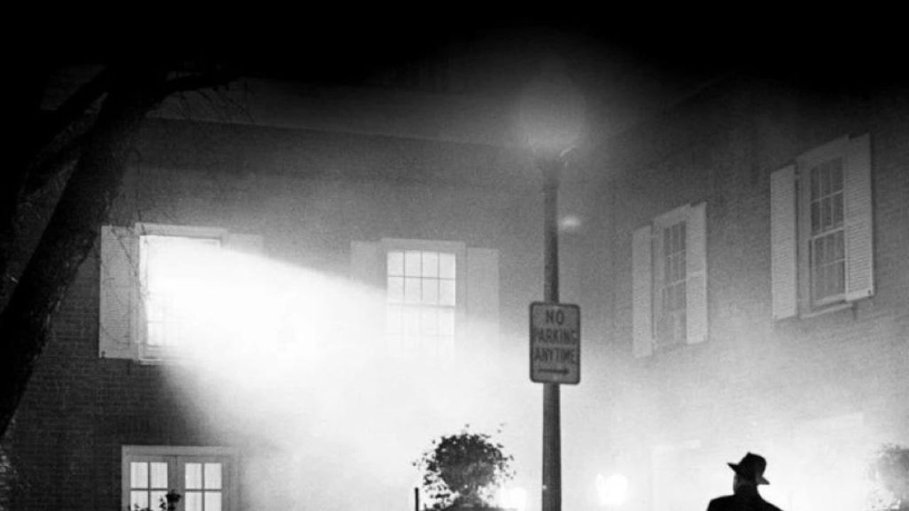 “O Exorcista: Believer” ganha cartaz aterrorizante