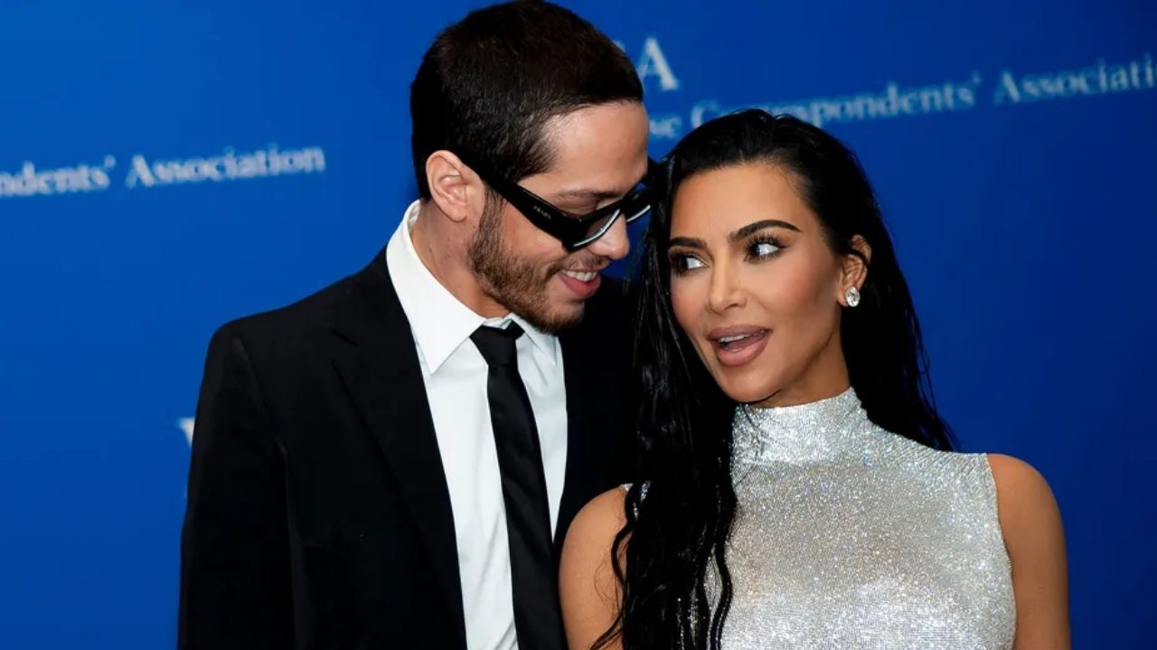 Kim Kardashian diz que namoro com Pete Davidson foi precipitado