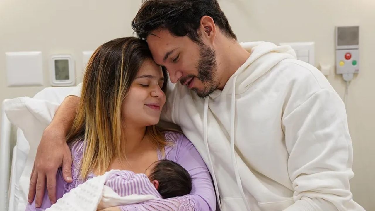 Viih Tube revela que amamentação da filha poderia ter sido comprometida por cirurgias estéticas