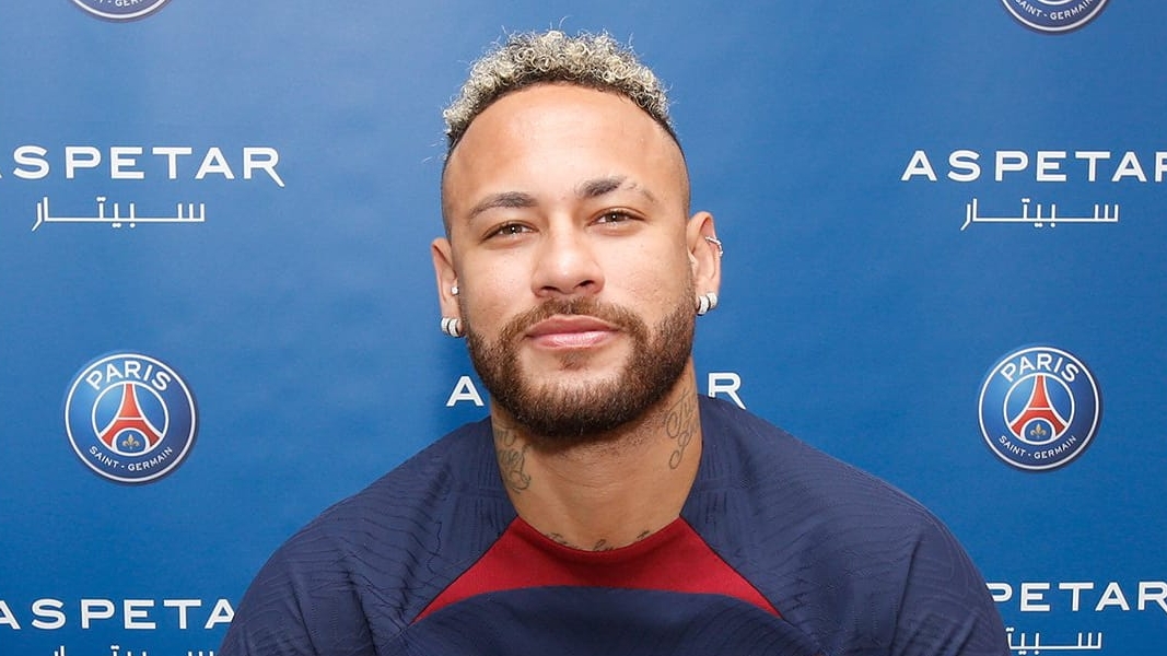 No primeiro amistoso do PSG na temporada, Neymar não joga, mas segue sendo avaliado