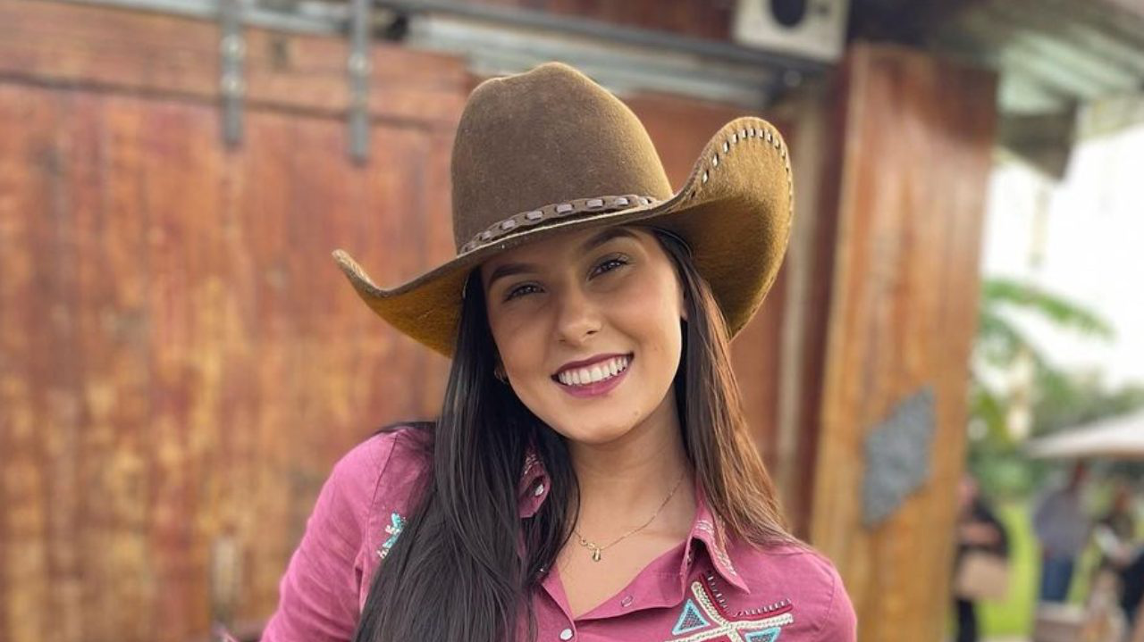 Ana Castela desabafa após ser acusada de esnobar fãs