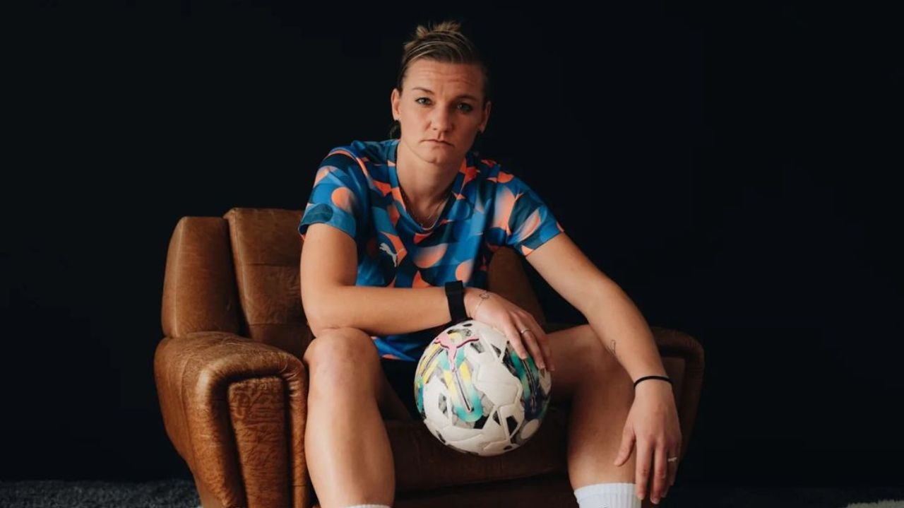 Alexandra Popp: ícone do futebol alemão é celebridade no país