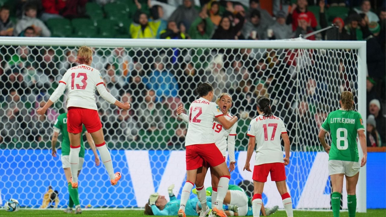 Canadá vira a partida e vence a Irlanda na Copa do Mundo Feminina