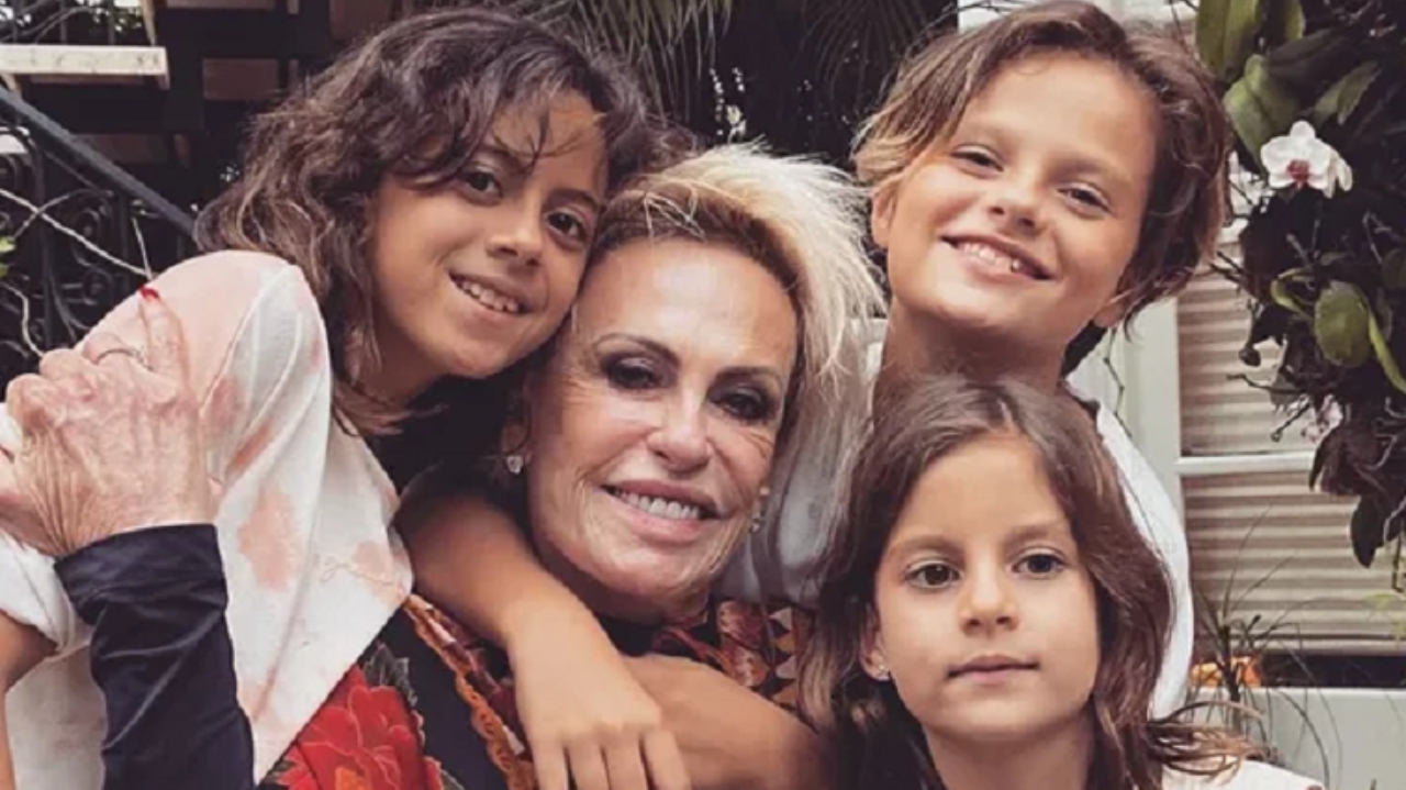 Ana Maria Braga recebe homenagem no dia dos avós no “Mais Você”