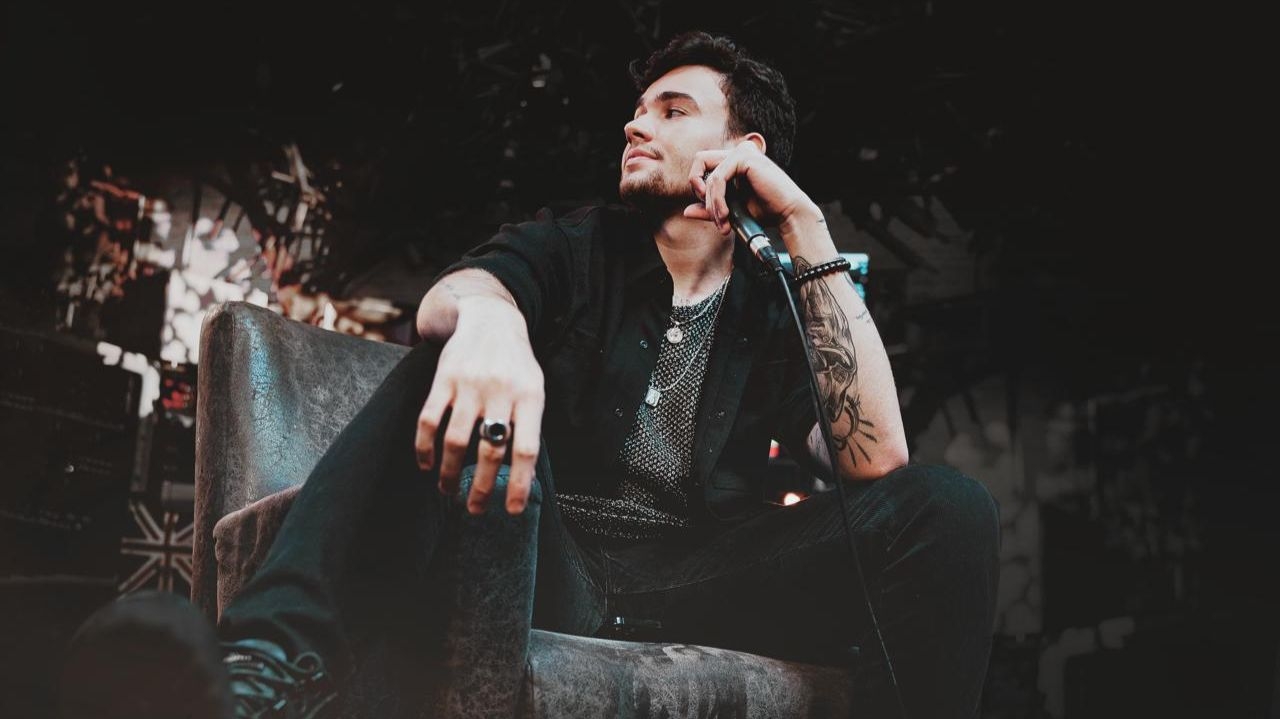 Com regravações que marcaram o sertanejo, Rafa Almeida lança segunda parte do EP “Inspirações”