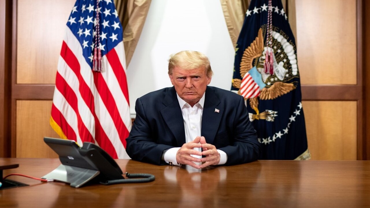 Trump é alvo de novas acusações no caso dos documentos secretos encontrados em sua casa