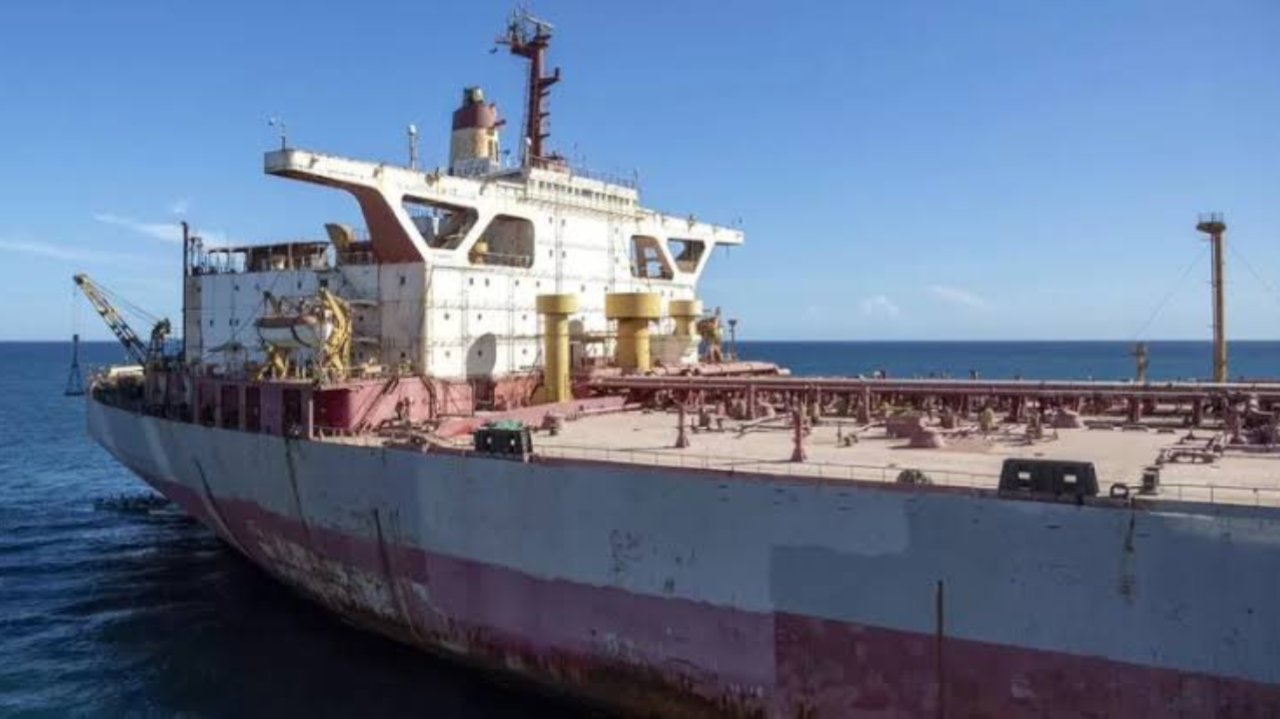 Petroleiro carregado com um milhão de barris de petróleo acende alerta da ONU