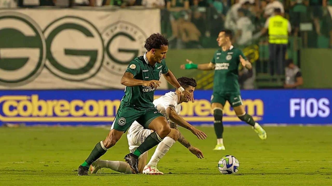 Goiás e Grêmio ficam no empate com gols de cabeça na Serrinha