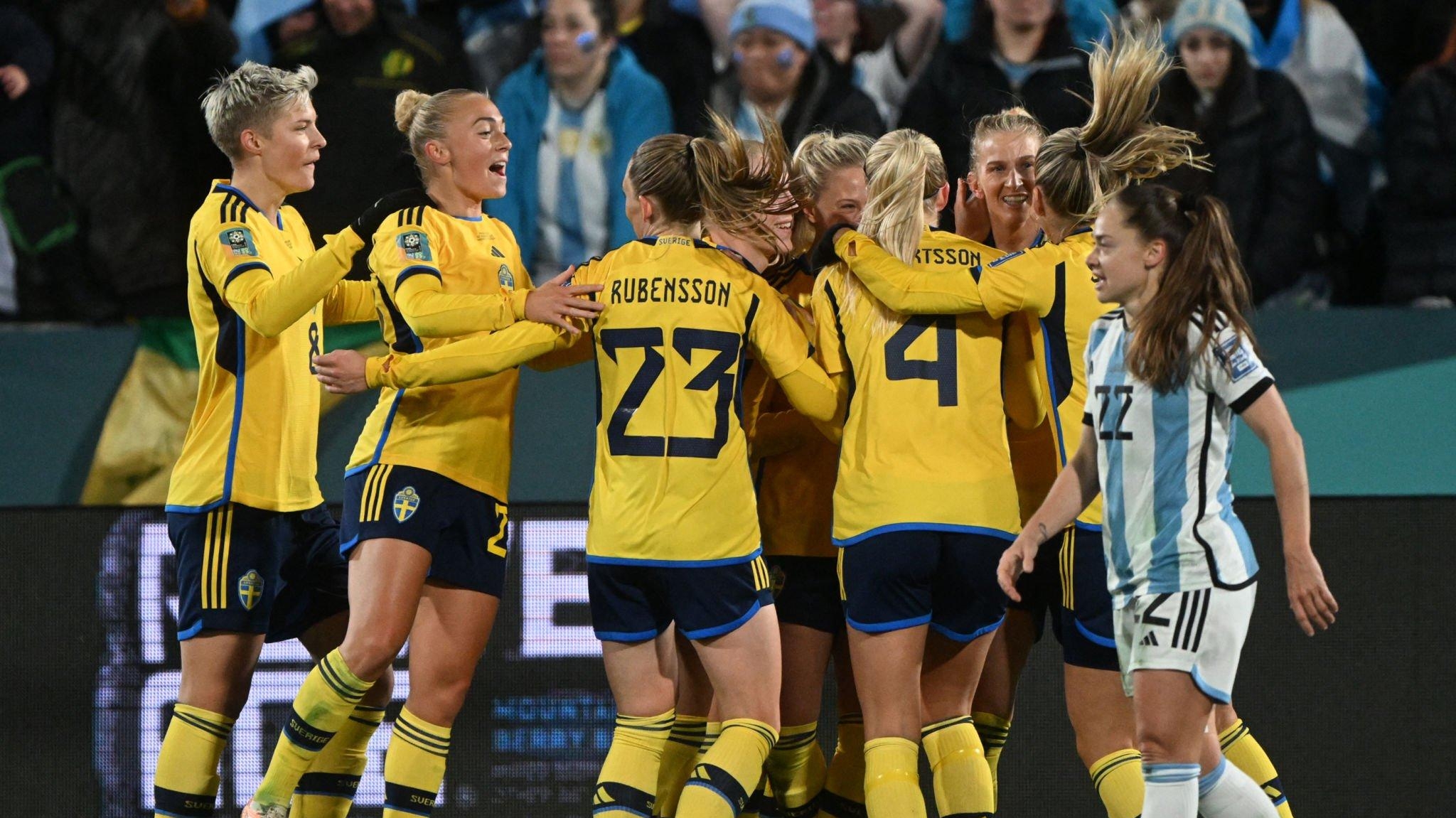 Suécia vence Argentina, se classifica com 100% e enfrenta Estados Unidos nas oitavas