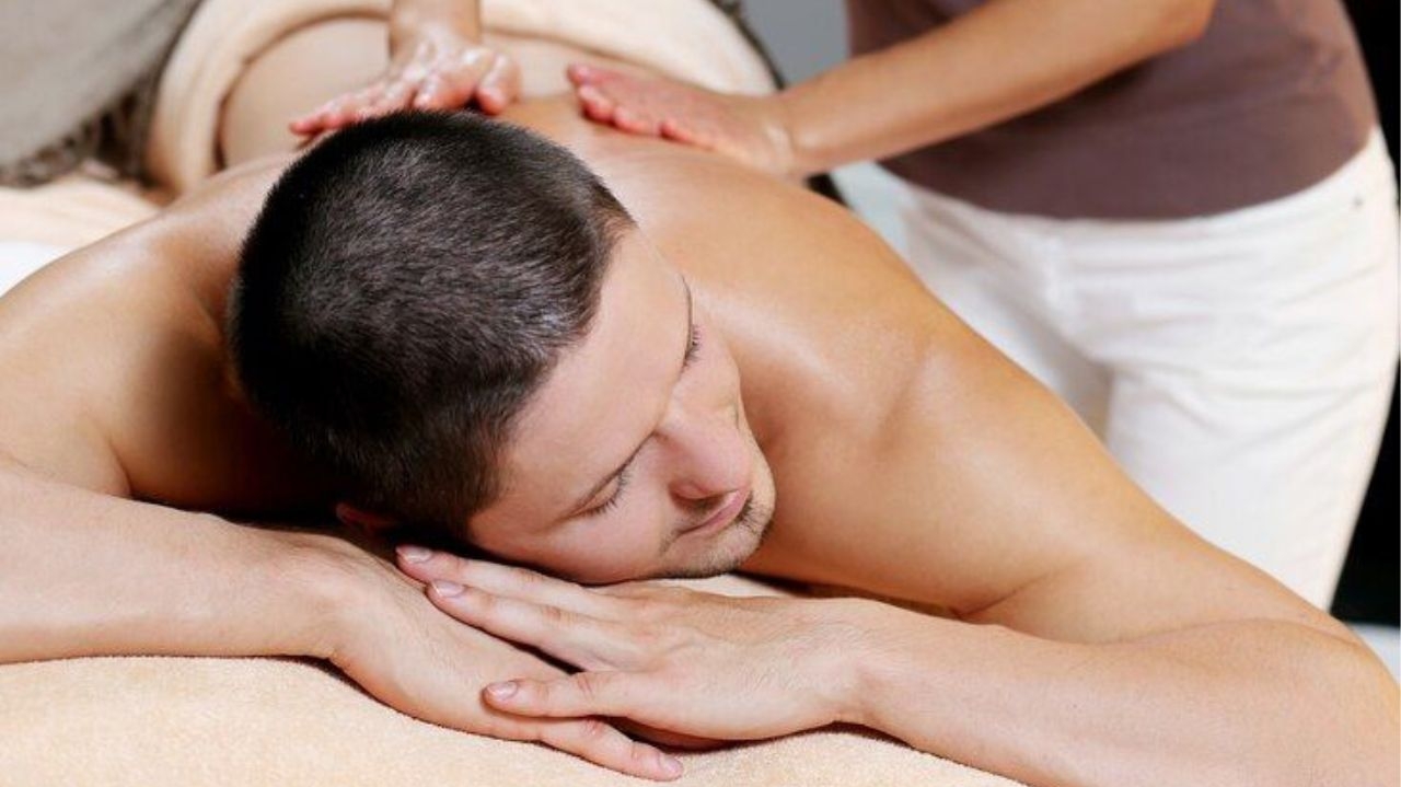 O que é a massagem nuru?