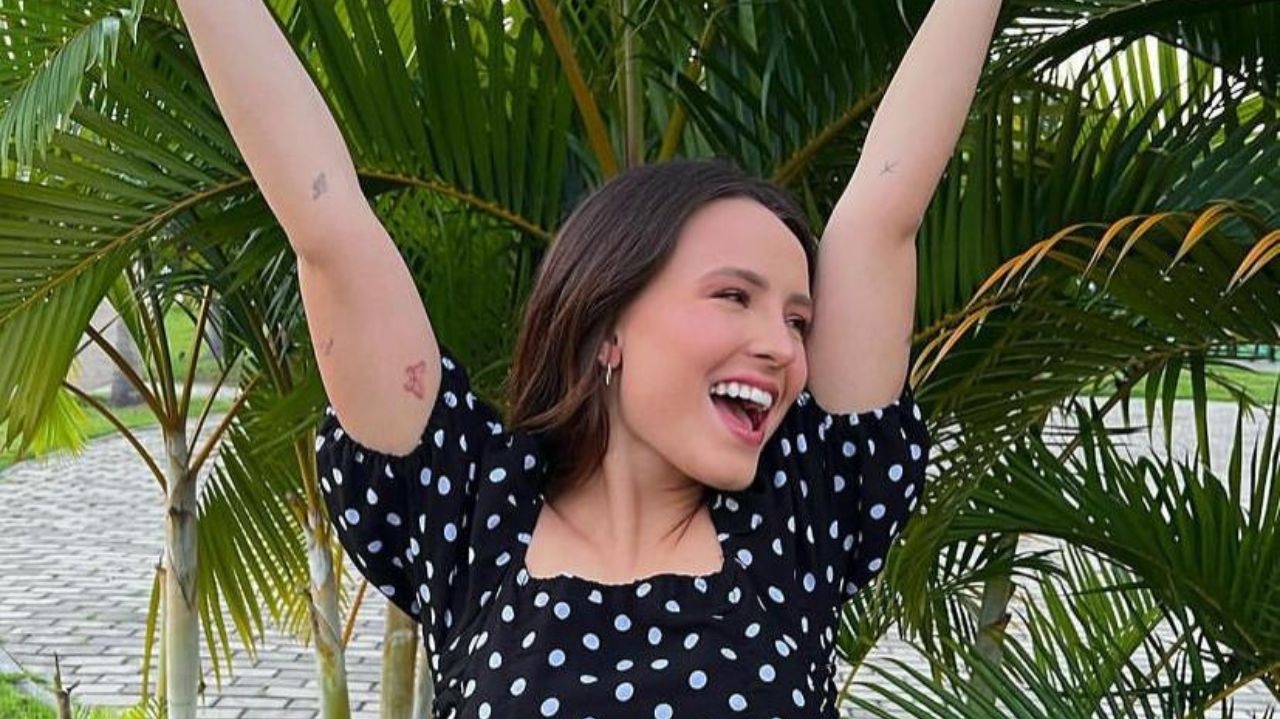 Em meio à polêmica com os pais, Larissa Manoela se diverte em passeio