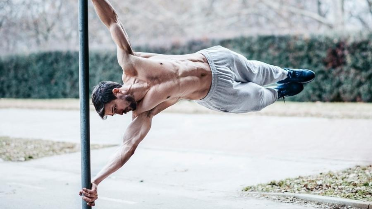 Calistenia: modalidade de exercícios que reúne habilidades de Parkuor, circo e ginástica artística