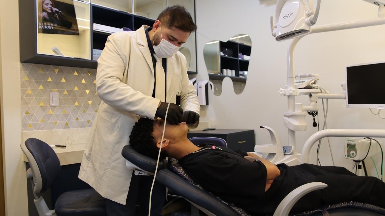 Dr. Felipe é sucesso e referência cada vez mais entre os artistas