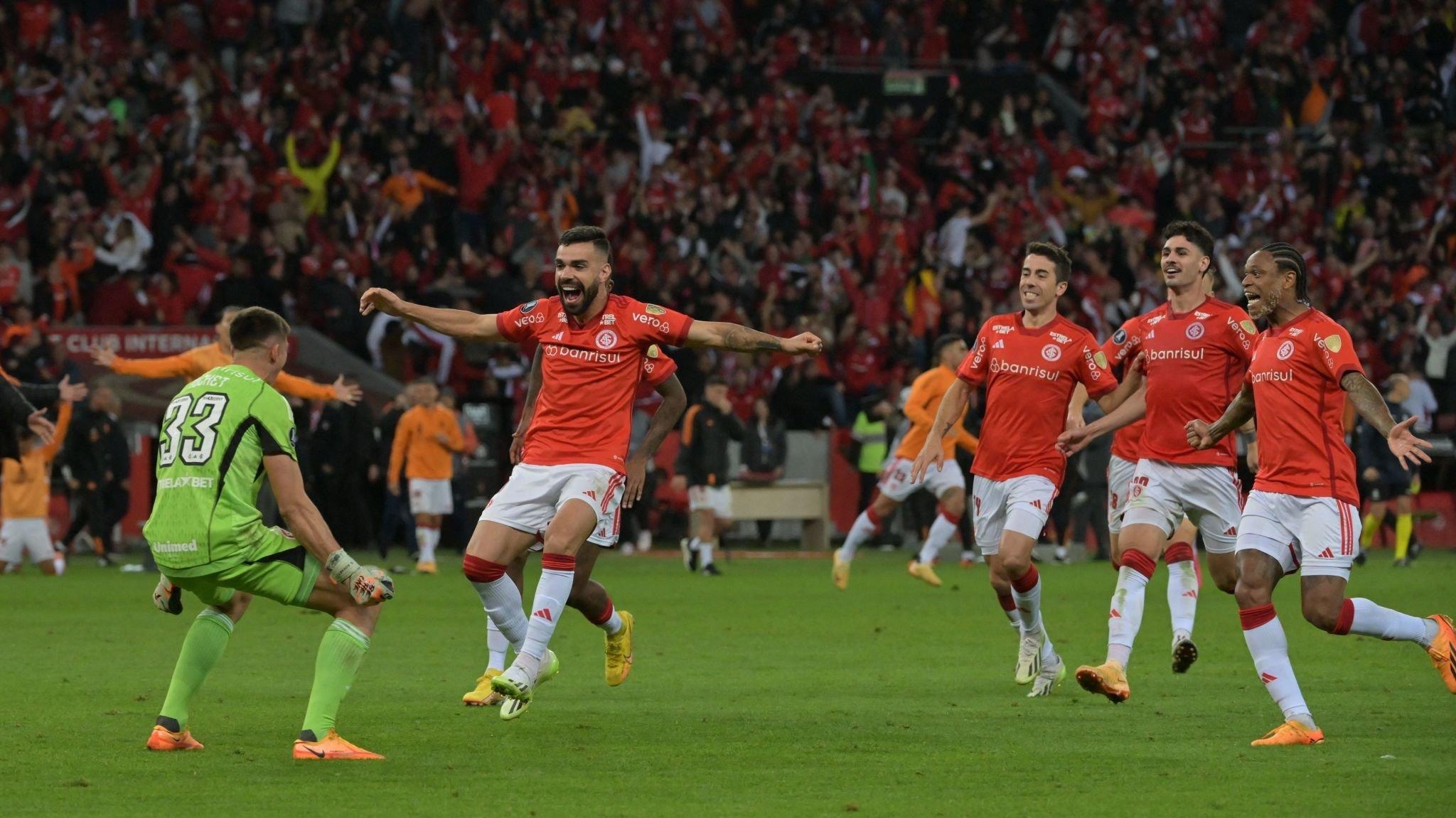 Internacional vence River Plate nos pênaltis e se classifica para as quartas da Libertadores