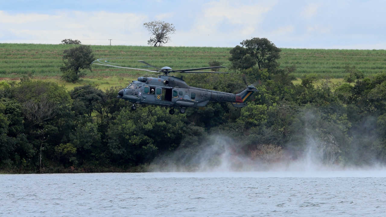 Sobreviventes da queda de helicóptero da Marinha recebem alta