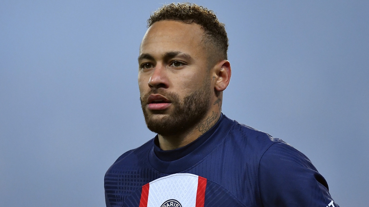 Neymar está na mira do Al Hilal, que planeja pagar 430 milhões ao jogador