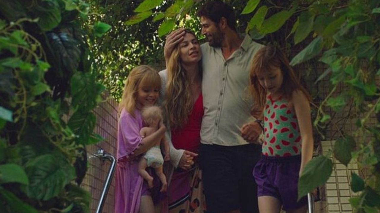 Grazi Massafera comenta sobre “Uma Família Feliz” e revela o pôster