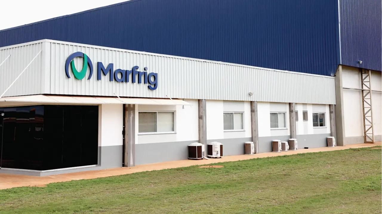 Marfrig anuncia prejuízo líquido de R$ 784 mi