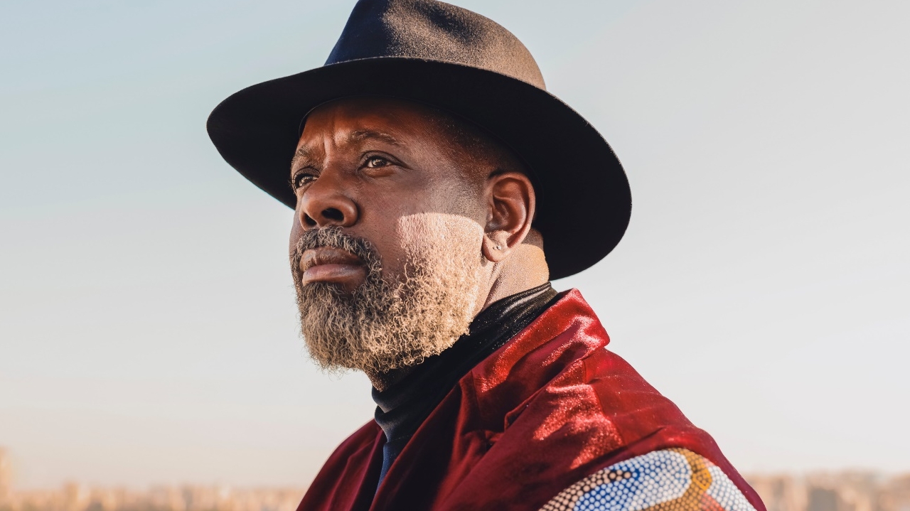 Péricles lança single romântico “Ainda me Iludo”