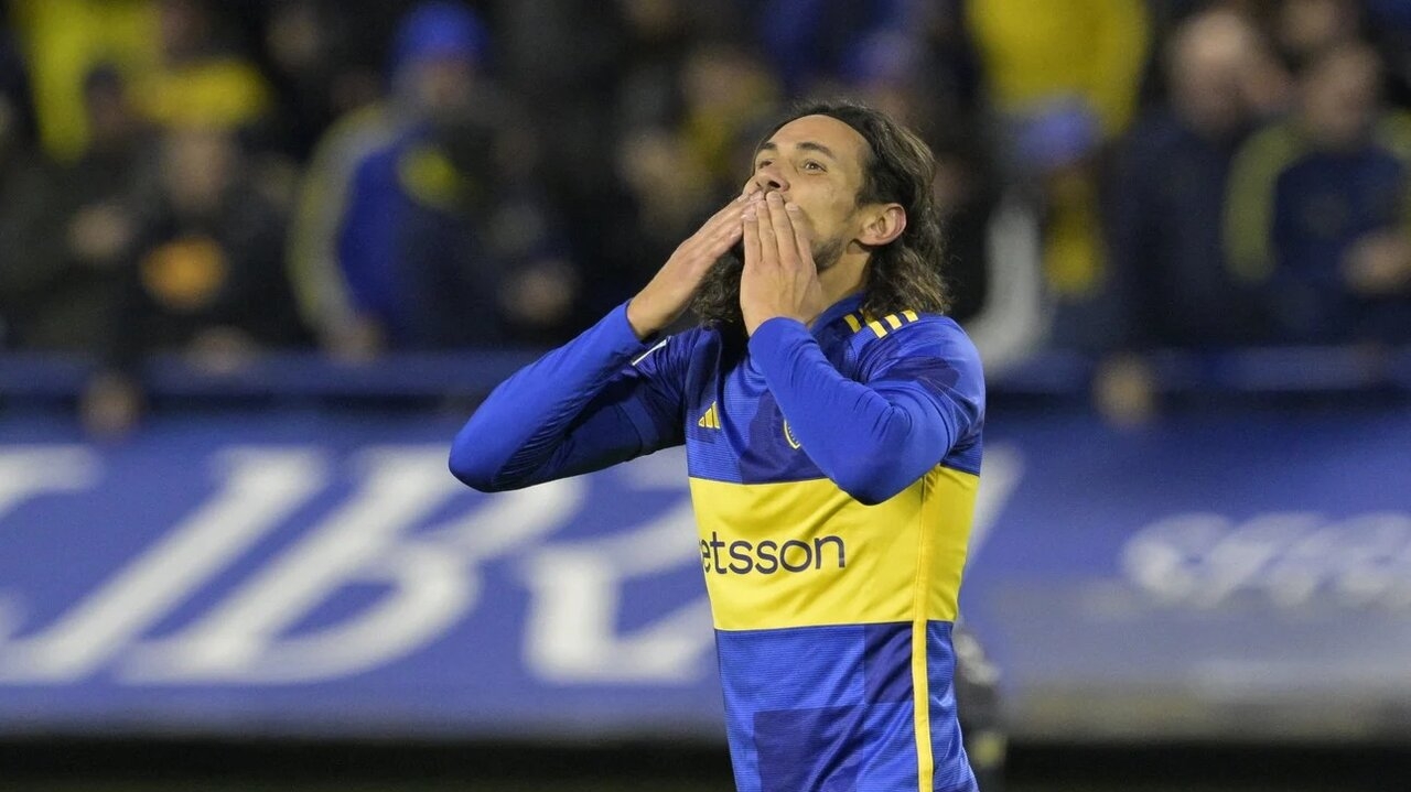 Cavani marca seu primeiro gol pelo Boca Juniors e equipe vence o Platense