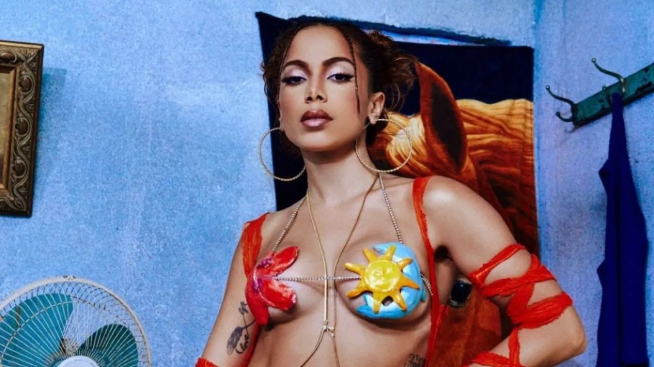 Anitta volta atrás e diz que irá colocar single em português em novo álbum