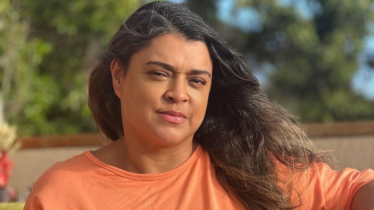 Preta Gil faz seu primeiro post em rede social e revela que fez “duas cirurgias em uma”