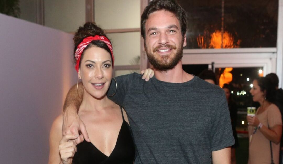 Emilio Dantas comenta experiência de gravar “Amor e Sorte” com Fabíula Nascimento
