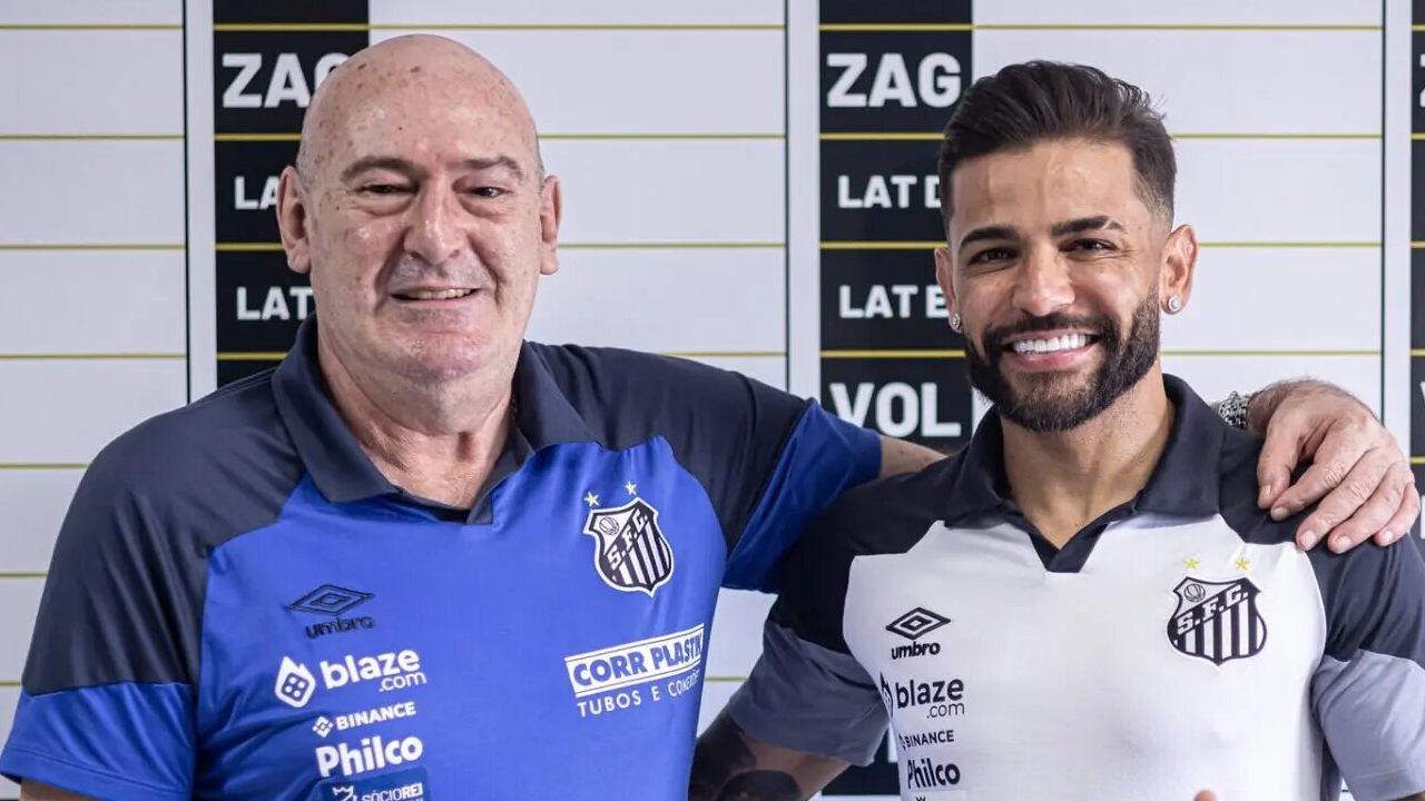 Santos oficializa a contratação do lateral-direito Júnior Caiçara