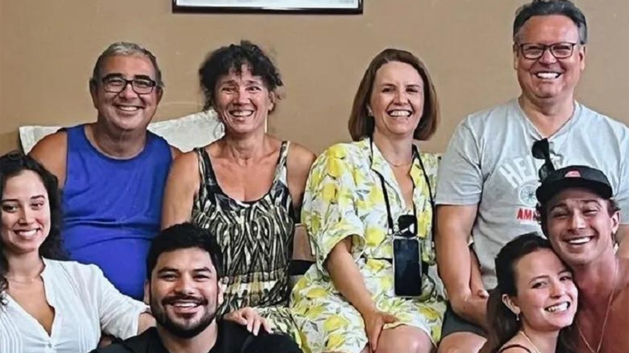 Caso Larissa Manoela: mãe da atriz é acusada de intolerância religiosa