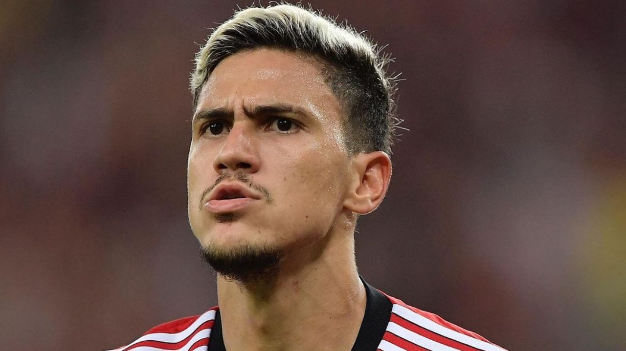 Zenit demonstra interesse na contratação do atacante Pedro