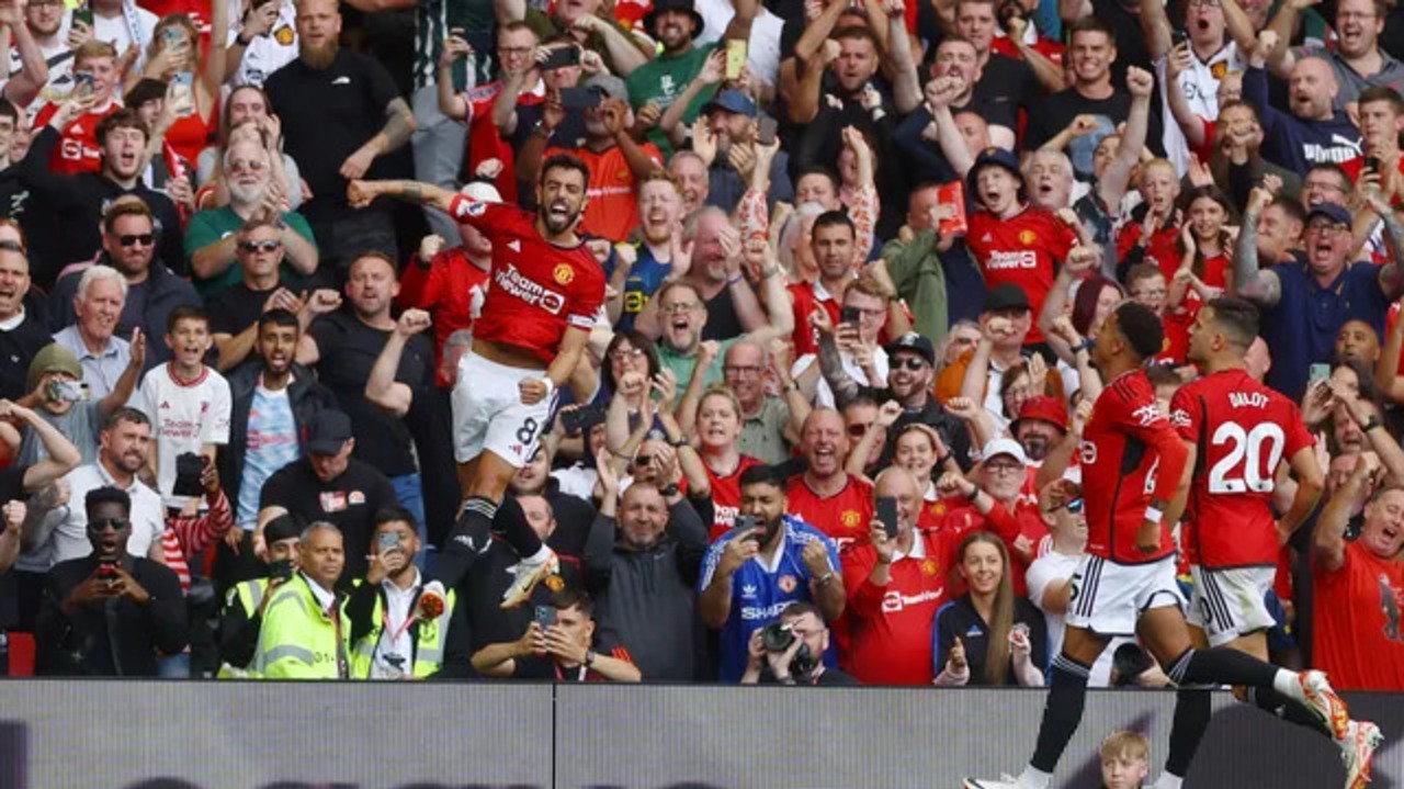 Manchester United vira sobre o Nottingham Forest em jogo de cinco gols